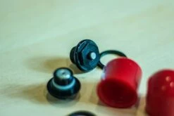 KIT PURGADORES AIRE PARA HORQUILLAS FOX 36/38/40 -Bicicleta Piezas Tienda kit purgadores aire para horquillas fox 1 2