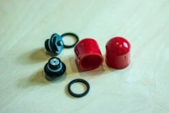 KIT PURGADORES AIRE PARA HORQUILLAS FOX 36/38/40 -Bicicleta Piezas Tienda kit purgadores aire para horquillas fox 1 4